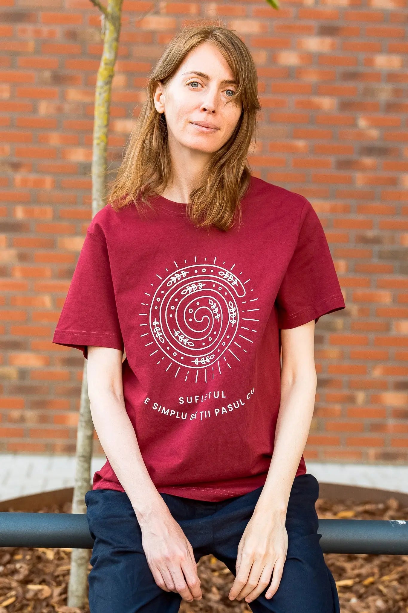 E simplu să ții pasul cu sufletul - tricou S din bumbac 100% - colecția FIRESC Tricou unisex - slow fashion România