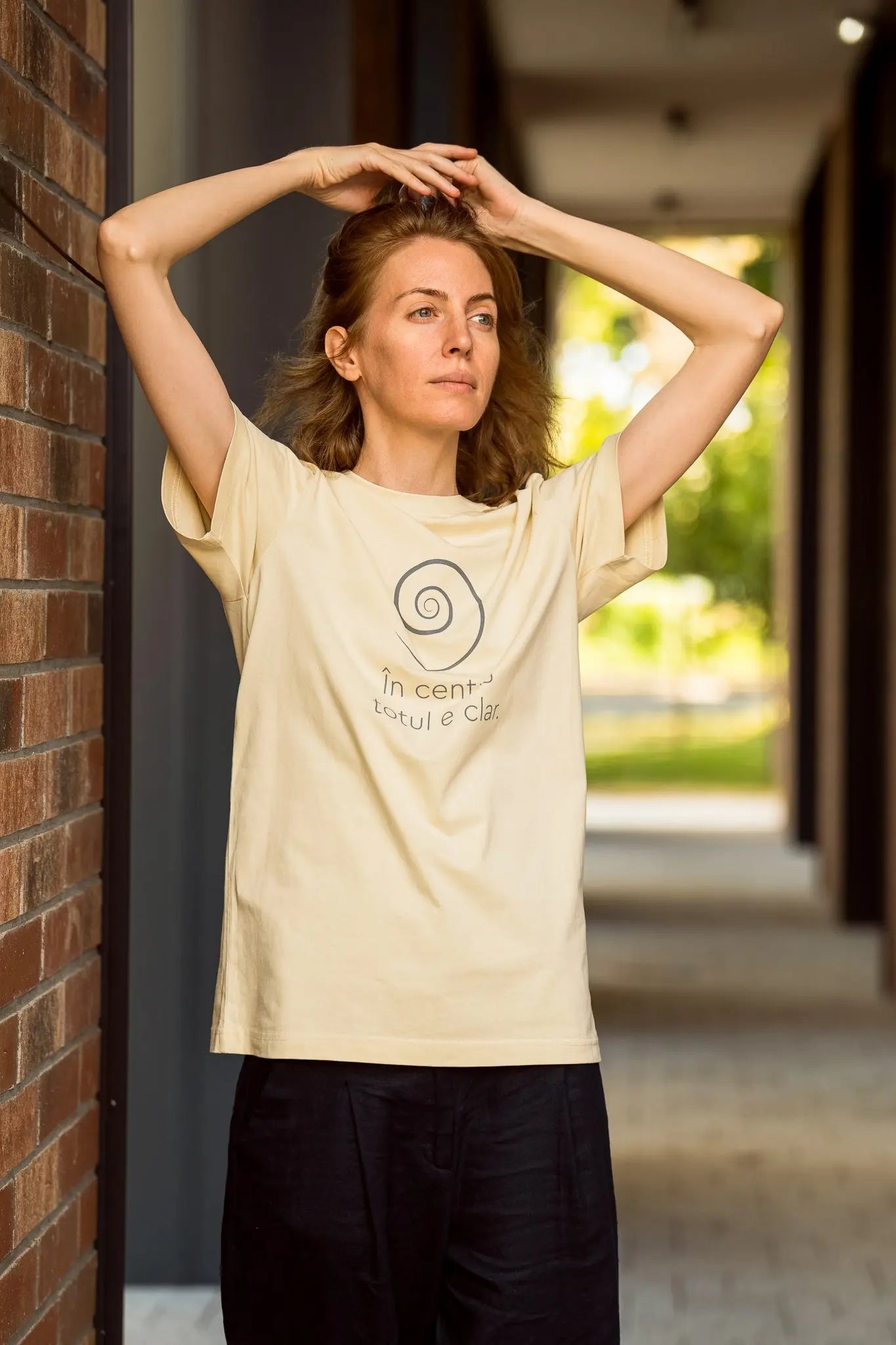 În centru totul e clar - tricou S din bumbac 100% - colecția FIRESC Tricou unisex - slow fashion România