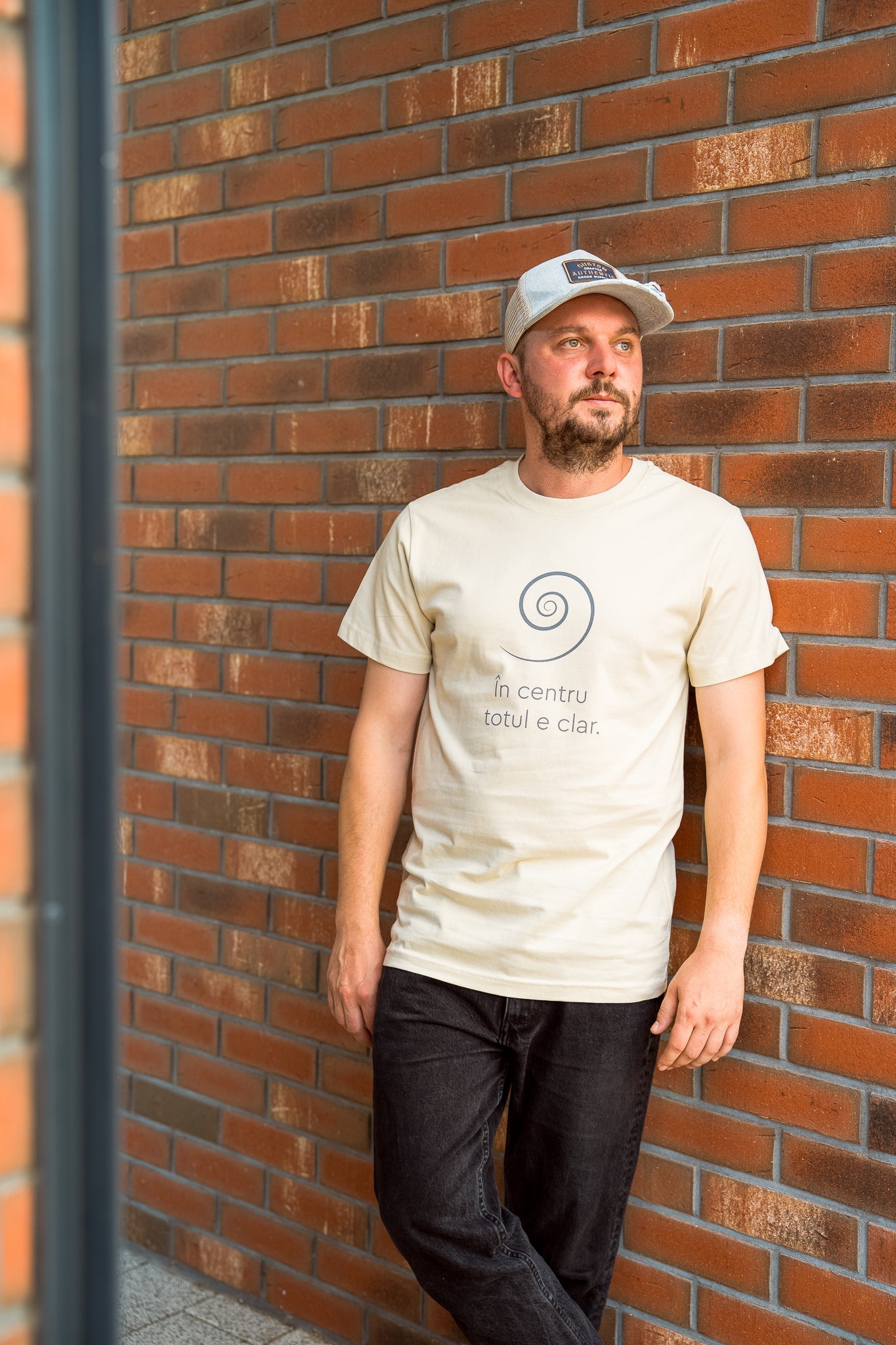 În centru totul e clar - tricou S din bumbac 100% - colecția FIRESC Tricou unisex - slow fashion România