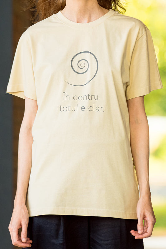 În centru totul e clar - tricou S din bumbac 100% - colecția FIRESC Tricou unisex - slow fashion România