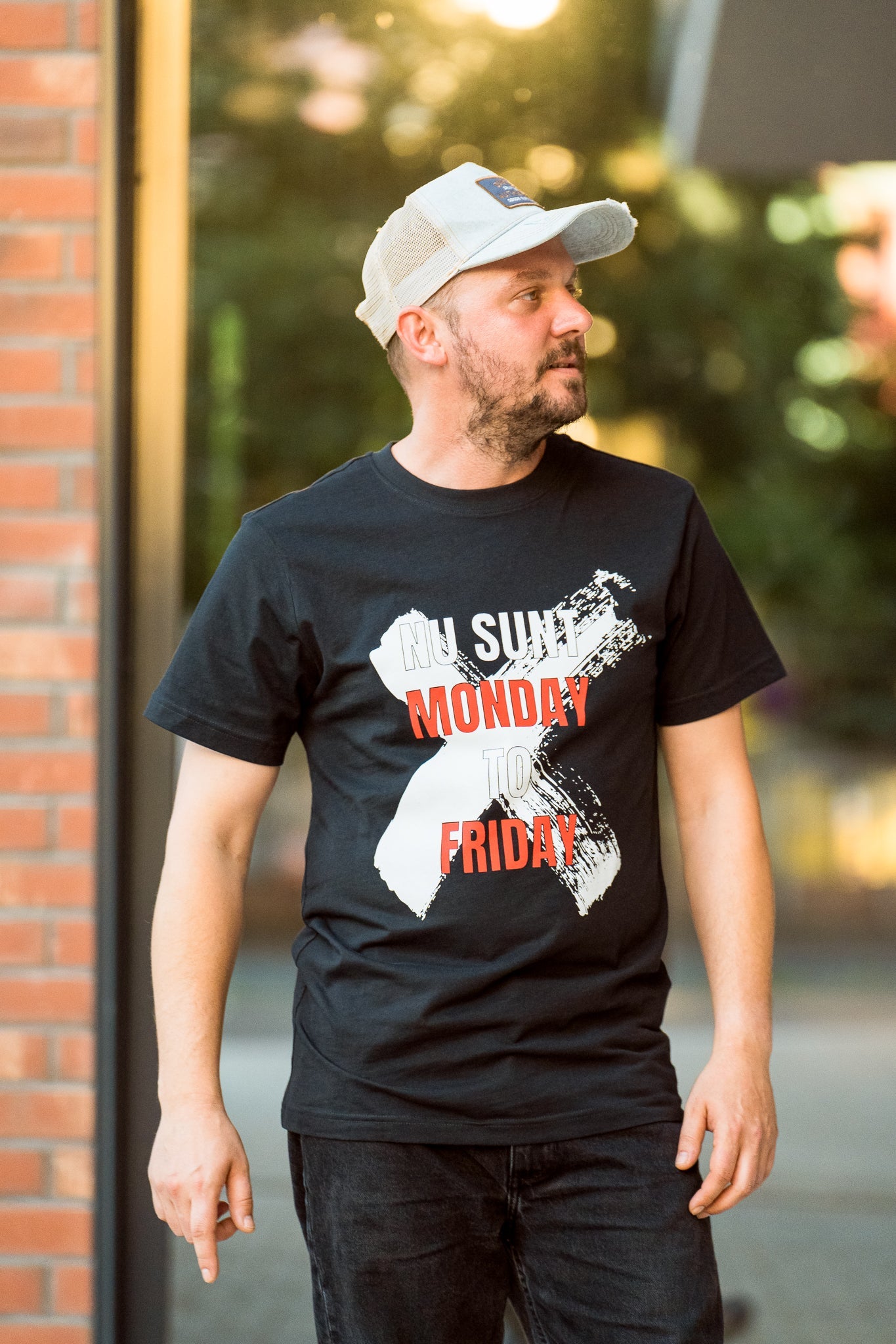 NU SUNT MONDAY TO FRIDAY - tricou S din bumbac 100% - colecția FIRESC Tricou unisex - slow fashion România
