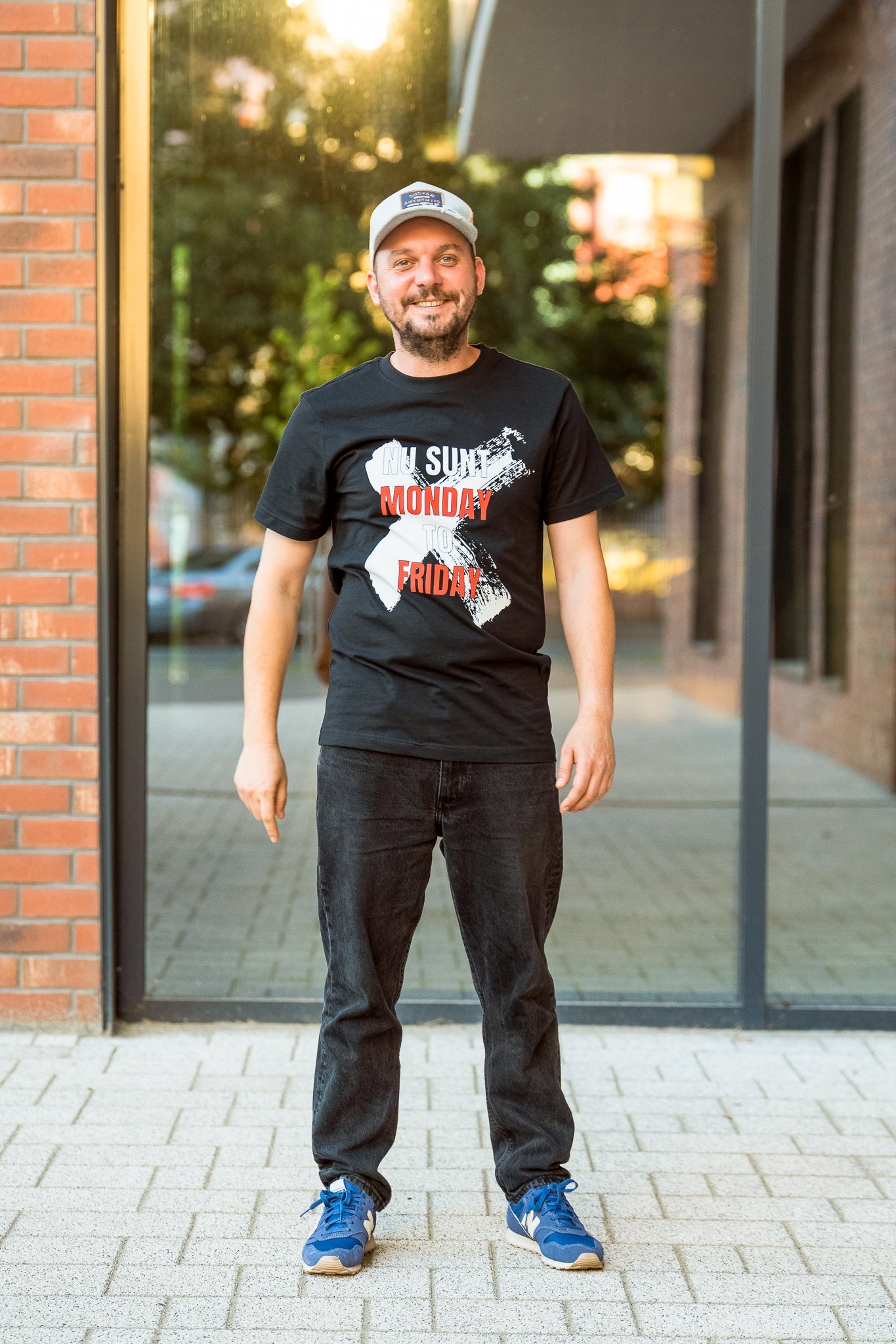 NU SUNT MONDAY TO FRIDAY - tricou L din bumbac 100% - colecția FIRESC Tricou unisex - slow fashion România