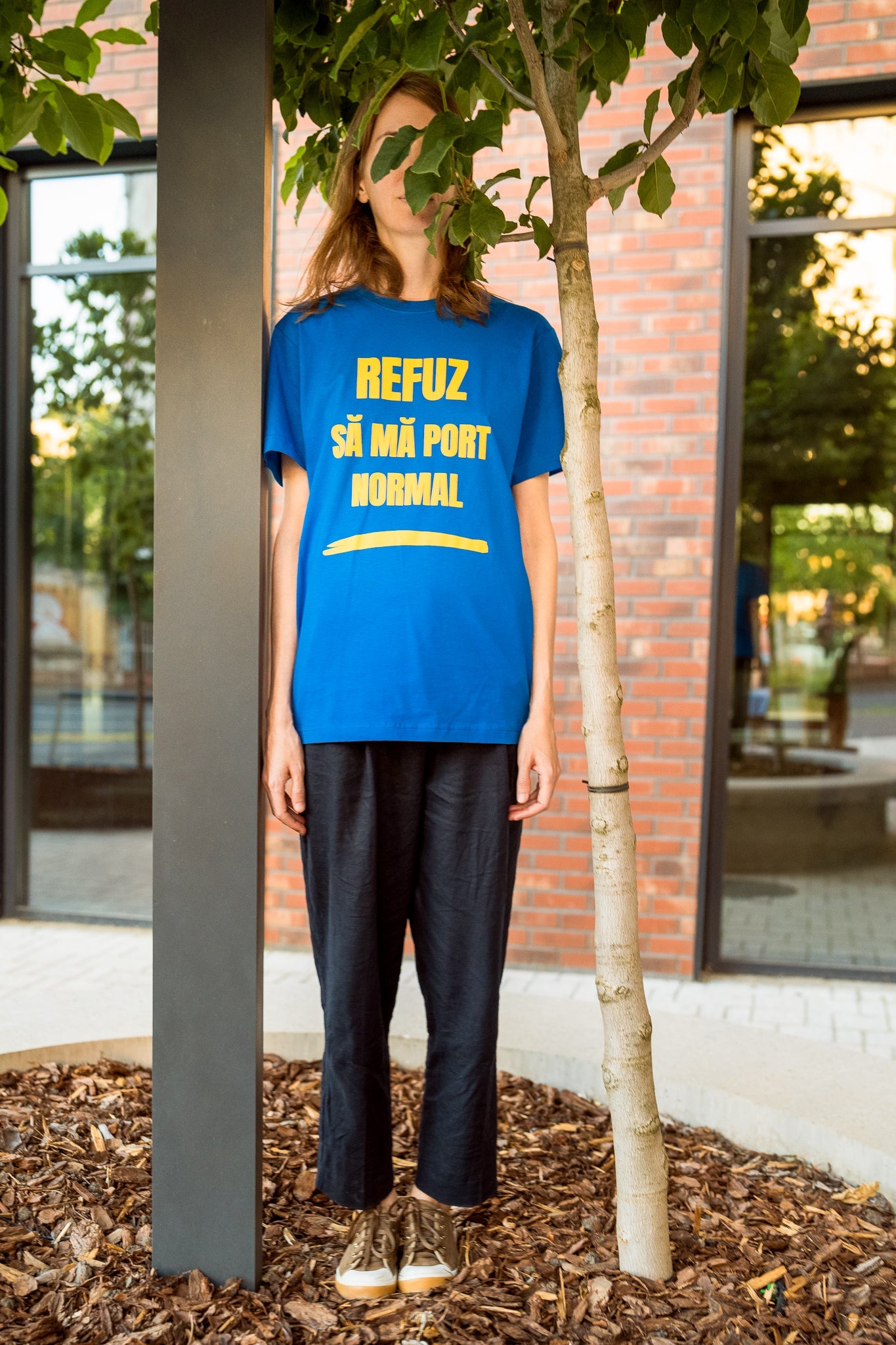 Refuz să mă port normal. - tricou M din bumbac 100% - colecția FIRESC Tricou unisex - slow fashion România