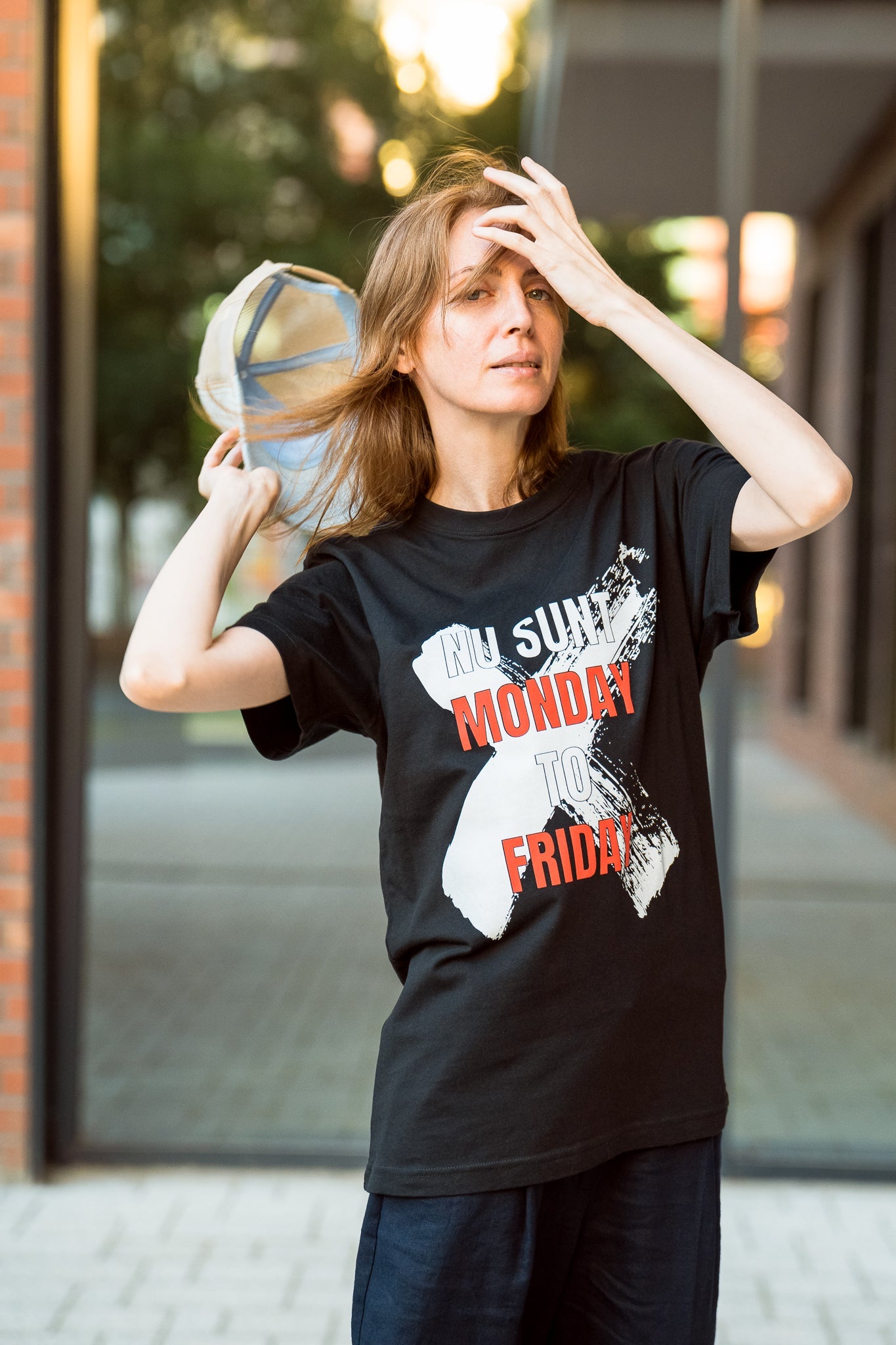 NU SUNT MONDAY TO FRIDAY - tricou XL din bumbac 100% - colecția FIRESC Tricou unisex - slow fashion România